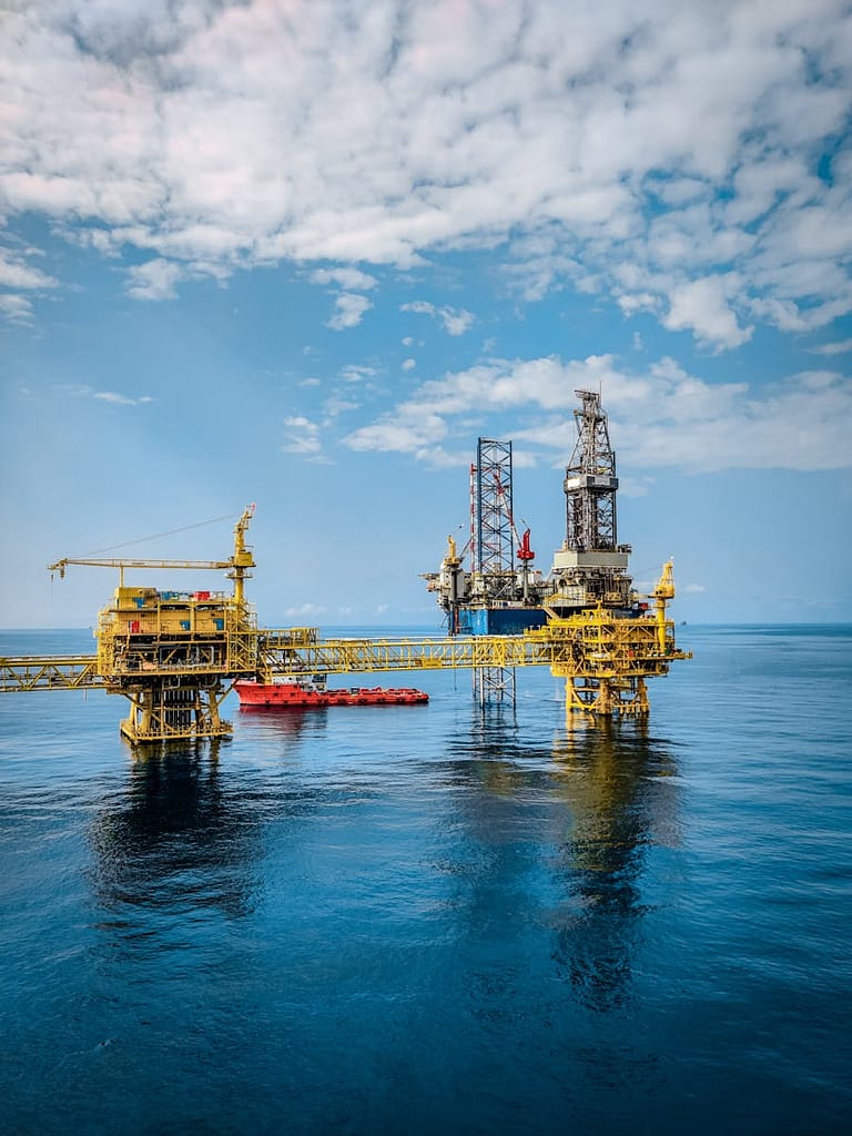 Recruiting Mechanics for Offshore Oil Rig